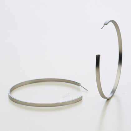 FLAT MATTE HOOP EARRINGS